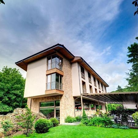 Hotel & Relax Zone Cattleya Krushuna Exterior photo